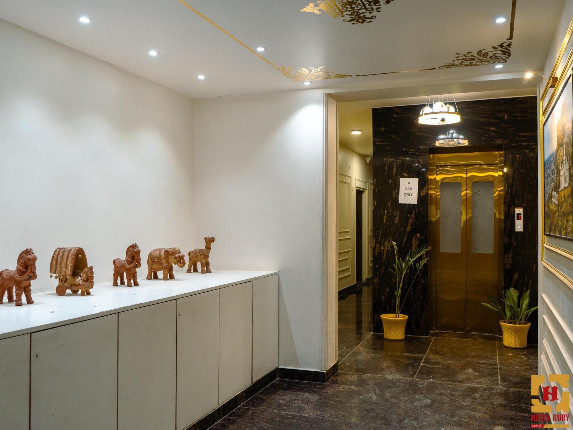 Hotel Ruby Τζαϊπούρ Εξωτερικό φωτογραφία